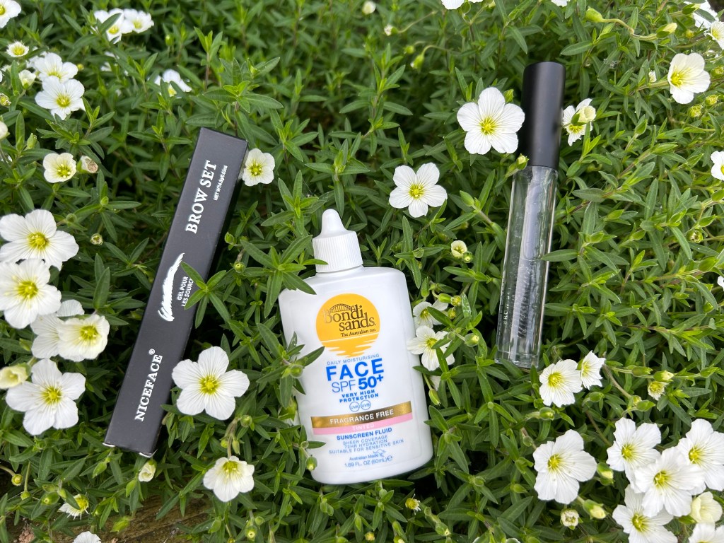 Easy makeup for holidays - 5 must-haves for under £35!